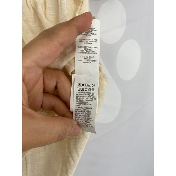 Lucky Brand NWT Mixed Media Embroidered Short Sleeve V Neck Boho Top Nat XS New - Picture 9 of 10